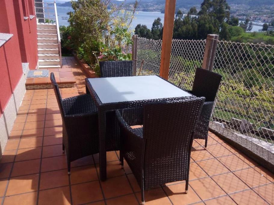 Apartamento Con Terraza Y Vistas Al Mar Bueu Esterno foto