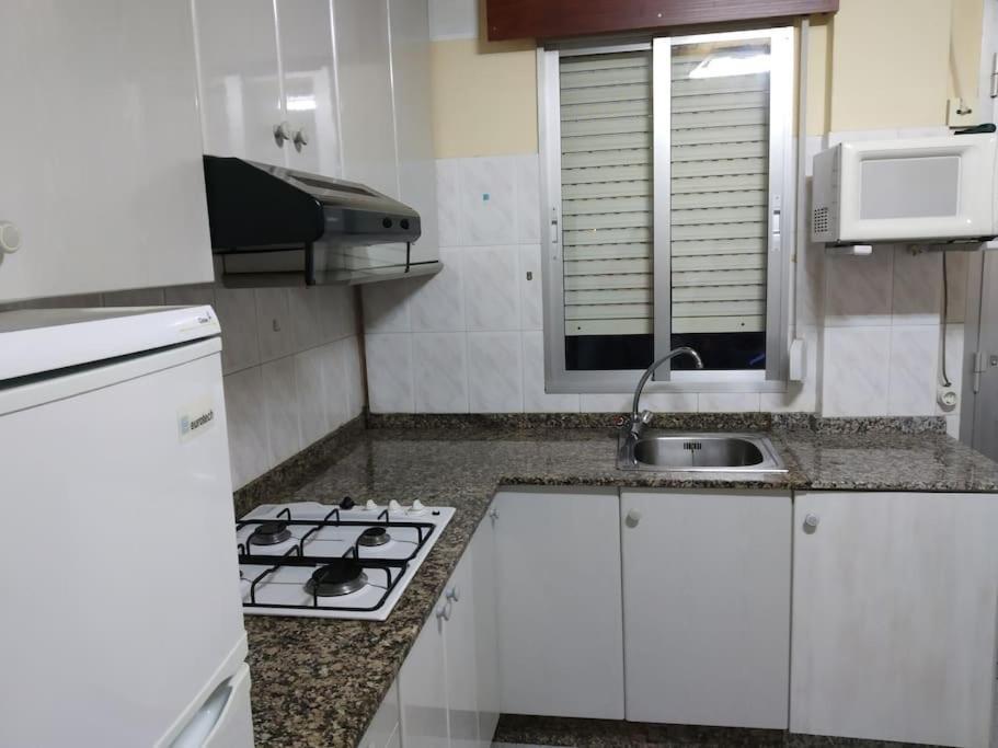 Apartamento Con Terraza Y Vistas Al Mar Bueu Esterno foto