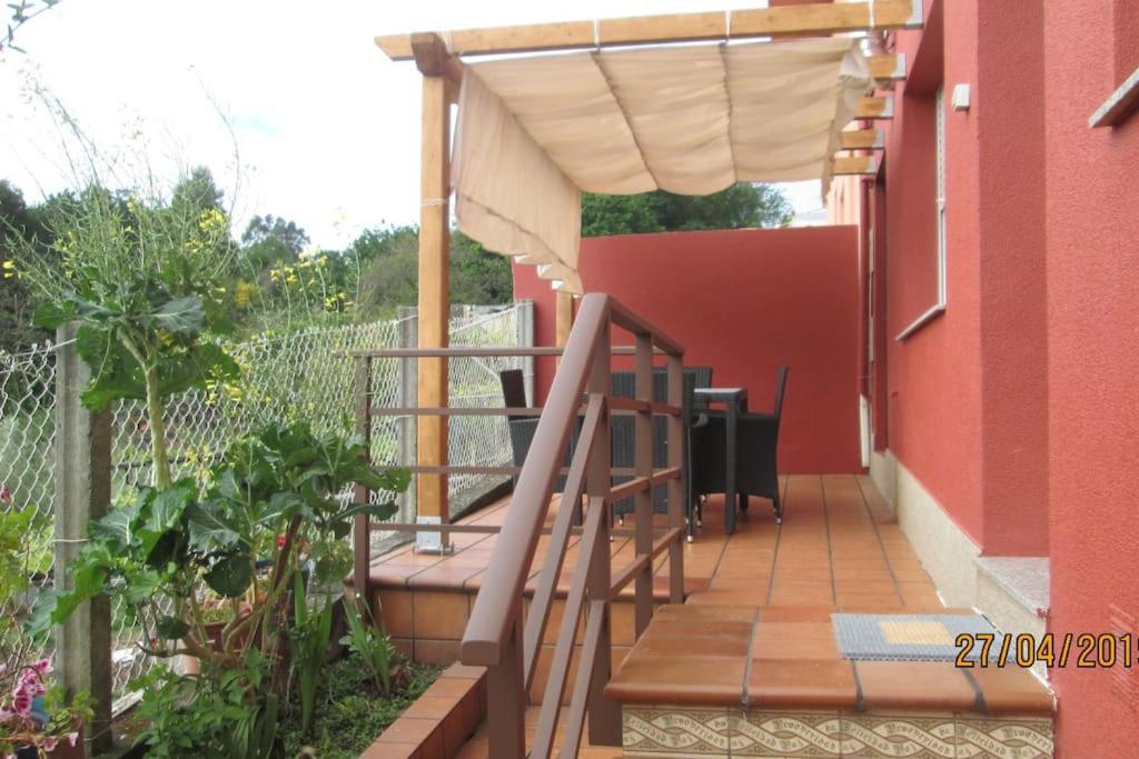 Apartamento Con Terraza Y Vistas Al Mar Bueu Esterno foto