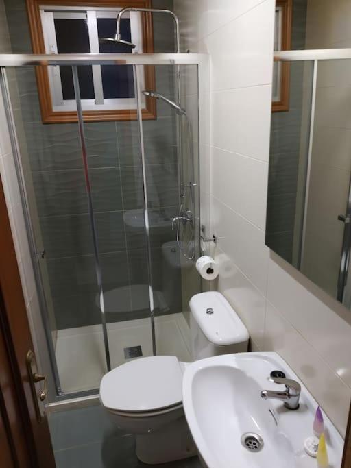 Apartamento Con Terraza Y Vistas Al Mar Bueu Esterno foto