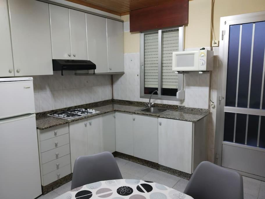 Apartamento Con Terraza Y Vistas Al Mar Bueu Esterno foto