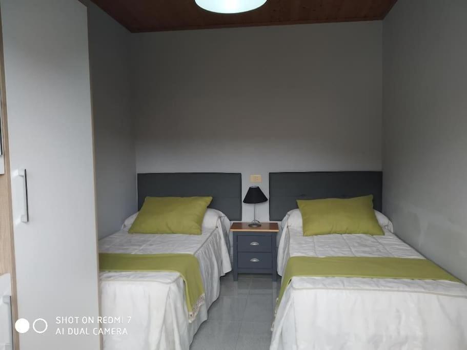 Apartamento Con Terraza Y Vistas Al Mar Bueu Esterno foto
