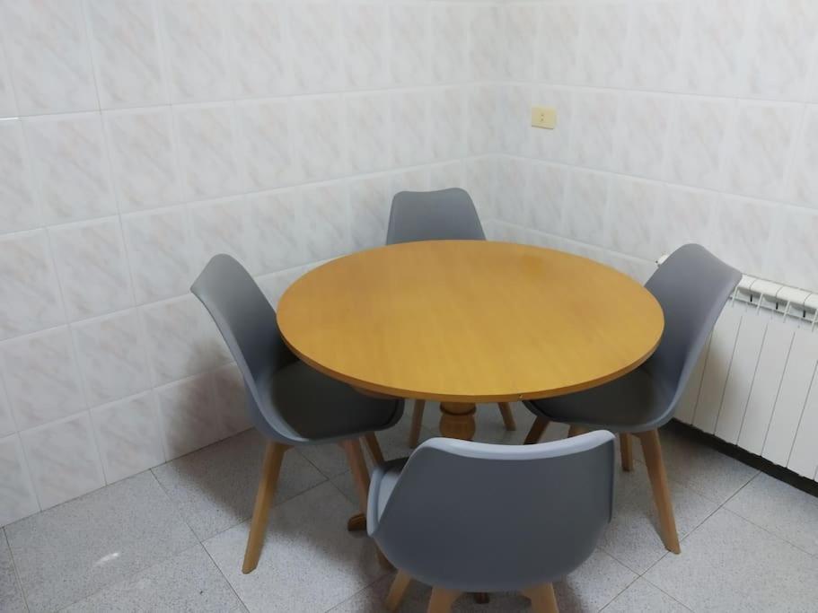 Apartamento Con Terraza Y Vistas Al Mar Bueu Esterno foto